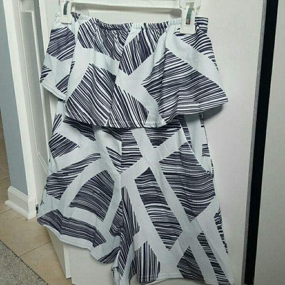 Other - Strapless Charcoal and White Patterned Romper